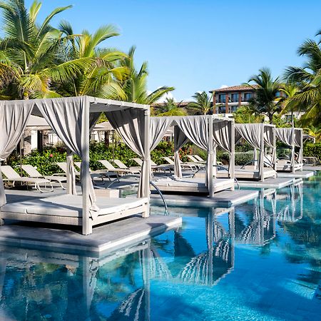 Lopesan Costa Bavaro Resort, Spa & Casino Punta Cana Dış mekan fotoğraf The pool at the Four Seasons Resort Punta Cana
