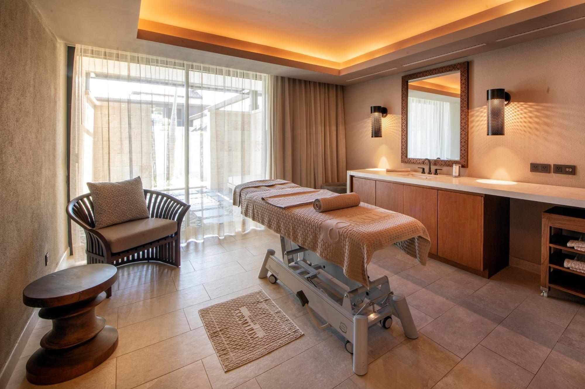 Lopesan Costa Bavaro Resort, Spa & Casino Punta Cana Dış mekan fotoğraf A treatment room at the spa