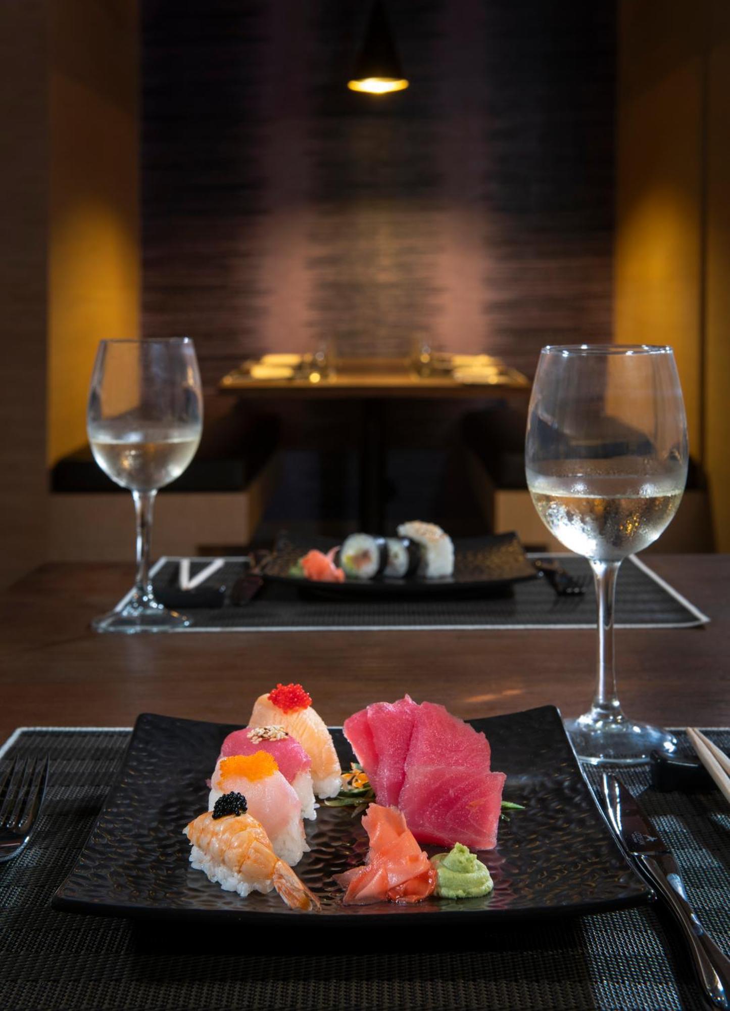 Lopesan Costa Bavaro Resort, Spa & Casino Punta Cana Dış mekan fotoğraf Wine and sushi